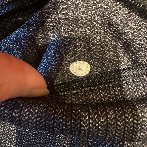 Lululemon Speed Up Tight 28" Size 4 Luxtreme Knit Heathered Black Herringbone - Picture 15 of 16